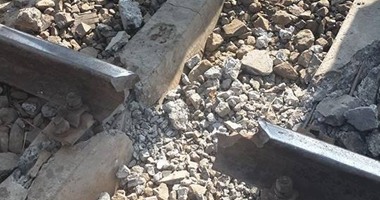 الأمن: عبوة بدائية وراء تفجير قضبان السكك الحديدية أمام  قرية مرسى  