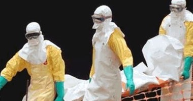 عامل إغاثة بريطانى يخضع لفحوص الايبولا بعد إصابته بجرح إبرة  
