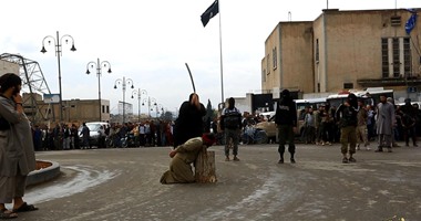 بالصور..  داعش  تقطع رؤوس مواطنين فى سوريا بعد اتهامهم بـ سب الدين  