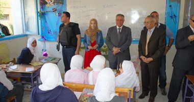 بالصور.. وزير التربية والتعليم يتفقد مدارس العريش فى جولة مفاجئة 