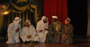 بالصور..طلاب  الابتدائية  يشاهدون مسرحية على مبارك بـ ثقافة الإسماعيلية  
