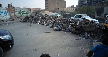 القمامة ومياه المجارى تُهدد الأساسات وانهيار الطريق الدائرى ببشتيل  