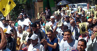 مسيرة إخوانية تتوقف أمام شارع "عباس العقاد" بالقرب من "رابعة"