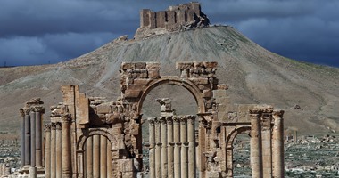 تنظيم  داعش  يدمر تمثالا أثريا ضخما فى مدينة تدمر  