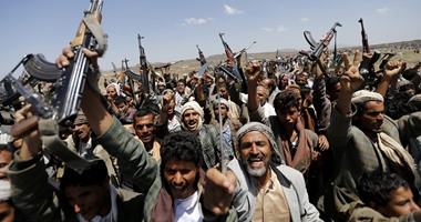 قصف عنيف من قبل الحوثيين على جبل جره وسط اليمن  