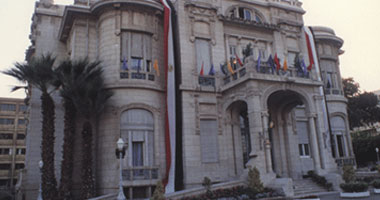 جامعة عين شمس: اتفاقية مع  تشارلز التشيكية  ونبحث إدخال اللغة المجرية  
