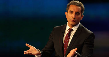 باسم يوسف على  تويتر : الحمد لله الذى توفى أبى وأمى دون ابتلاء بمرض  اليوم السابع
