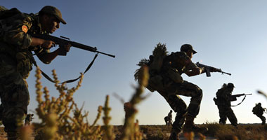 مقتل 5 جنود من الجيش الليبى وإصابة اثنين آخرين فى اشتباكات ببنغازى  اليوم السابع
