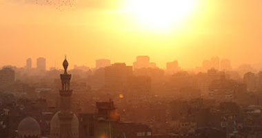 الأرصاد : اليوم طقس معتدل شمالا مائل للحرارة بالقاهرة شديد بالصعيد 