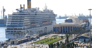وصول 12 ألف طن زيت عباد الشمس إلى ميناء الاسكندرية  
