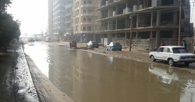 واتس آب   : انفجار ماسورة مياه بشارع الـــ90 بالتجمع الخامس  