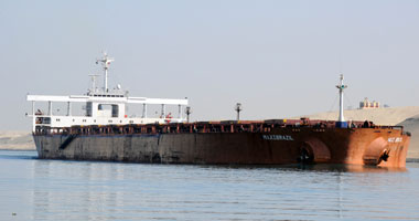 عبور 43 سفينة قناة السويس اليوم بحمولة 2,4 مليون طن 