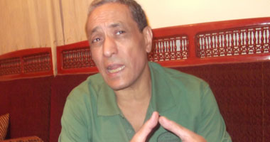 قنصل مصر بباريس: جثمان الروائى محمد ناجى يصل اليوم إلى القاهرة 