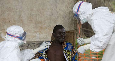 خوفا من الإيبولا.. مذكّرة رسمية تحظر المصافحة فى مجلس الشيوخ الكونغولى 