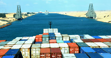 عبور 39 سفينة قناة السويس اليوم بحمولة 2,3 مليون طن  