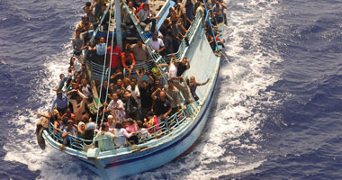عشرات المهاجرين الأفارقة غير الشرعيين فقدوا بعد غرق زورقين قبالة سواحل جنوب اليمن