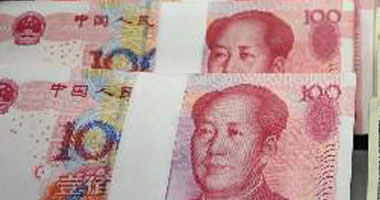 اليوان الصينى يهبط إلى أدنى مستوى فى 13 شهرا أمام الدولار
