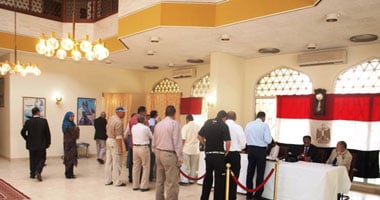بدء تصويت المصريين فى انتخابات الرئاسة بسفارة مصر بلندن